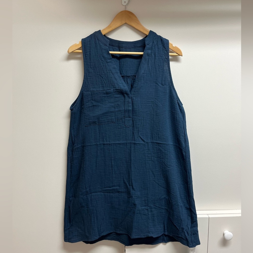 Navy blue v-neck mini dress